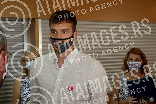 For the tenth time, the US Embassy in Serbia, in cooperation with the  Red Cross of Serbia, marked the anniversary of the tragic attacks on New York and Washington by organizing an action of voluntary blood donation.Ambasada SAD u Srbiji je po deset