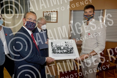 For the tenth time, the US Embassy in Serbia, in cooperation with the  Red Cross of Serbia, marked the anniversary of the tragic attacks on New York and Washington by organizing an action of voluntary blood donation.Ambasada SAD u Srbiji je po deset