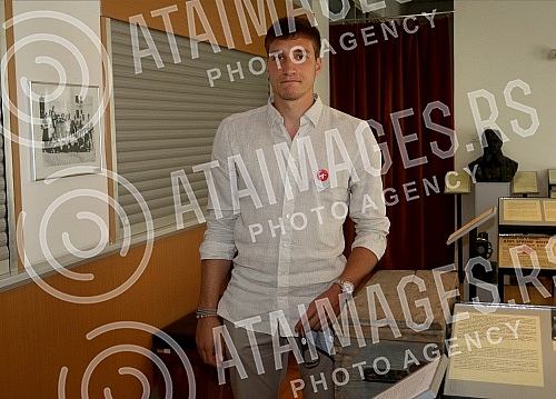 For the tenth time, the US Embassy in Serbia, in cooperation with the  Red Cross of Serbia, marked the anniversary of the tragic attacks on New York and Washington by organizing an action of voluntary blood donation.Ambasada SAD u Srbiji je po deset