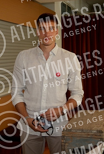 For the tenth time, the US Embassy in Serbia, in cooperation with the  Red Cross of Serbia, marked the anniversary of the tragic attacks on New York and Washington by organizing an action of voluntary blood donation.Ambasada SAD u Srbiji je po deset