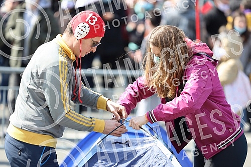 Freelancers protest against the proposal to amend the Law on personal income tax, which was adopted by the Government in front of the National assembly of Serbia.Protest frilensera zbog predloga za izmenu Zakona o porezu na dohodak gradjana koji je