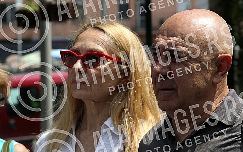 In front of the building of the municipality of Vracar, the committee group 