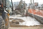 During the works on the reconstruction of Savska Street, a water pipe burst, and tram traffic was suspended on that route.Tokom radova na rekonstrukciji Savske ulice doslo je do pucanja vodovodne cevi, tramvajski saobracaj je obustavljen na toj tra
