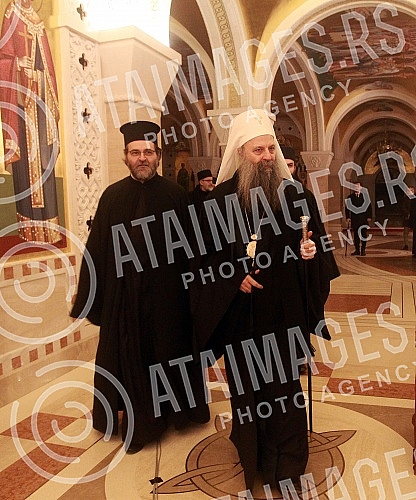  In the Temple of Saint Sava, for the first time, scholarships of the Patriarch of the Serbian Orthodox Church Porfirije were awarded to the best students of the final years of the Faculty of Medicine, Electrical Engineering, Law and Philosophy.U H