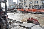 During the works on the reconstruction of Savska Street, a water pipe burst, and tram traffic was suspended on that route.Tokom radova na rekonstrukciji Savske ulice doslo je do pucanja vodovodne cevi, tramvajski saobracaj je obustavljen na toj tra