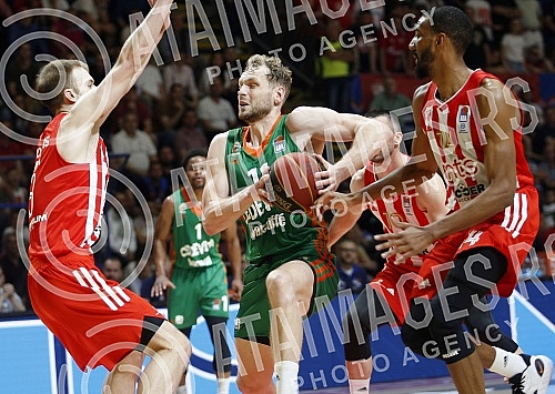The third match of the semifinal series of the ABA League playoffs between KK Crvena zvezda mts and KK Cedevita Olimpija took place in the Aleksandar Nikolic Hall.