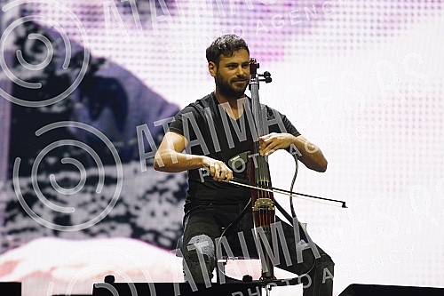 2CELLOS, the duo Luka Sulic and Stjepan Hauser held a concert in Stark Afrena as part of their 2CELLOS world tour, which is their last joint tour.2CELLOS, duo Luka Sulic i Stjepan Hauser odrzao je u sklopu  svetske turneje 2CELLOS, koja im je posle