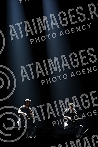 2CELLOS, the duo Luka Sulic and Stjepan Hauser held a concert in Stark Afrena as part of their 2CELLOS world tour, which is their last joint tour.2CELLOS, duo Luka Sulic i Stjepan Hauser odrzao je u sklopu  svetske turneje 2CELLOS, koja im je posle