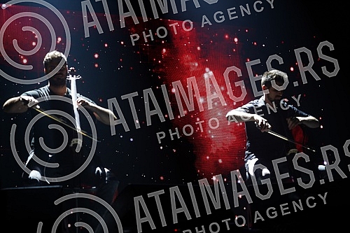 2CELLOS, the duo Luka Sulic and Stjepan Hauser held a concert in Stark Afrena as part of their 2CELLOS world tour, which is their last joint tour.2CELLOS, duo Luka Sulic i Stjepan Hauser odrzao je u sklopu  svetske turneje 2CELLOS, koja im je posle