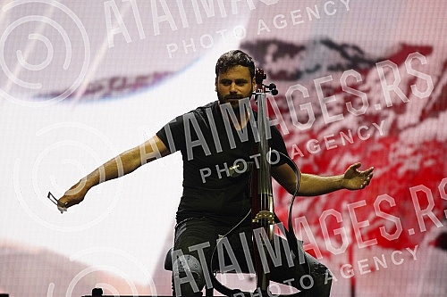 2CELLOS, the duo Luka Sulic and Stjepan Hauser held a concert in Stark Afrena as part of their 2CELLOS world tour, which is their last joint tour.2CELLOS, duo Luka Sulic i Stjepan Hauser odrzao je u sklopu  svetske turneje 2CELLOS, koja im je posle
