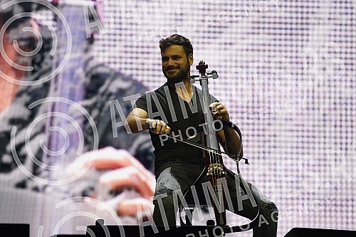 2CELLOS, the duo Luka Sulic and Stjepan Hauser held a concert in Stark Afrena as part of their 2CELLOS world tour, which is their last joint tour.2CELLOS, duo Luka Sulic i Stjepan Hauser odrzao je u sklopu  svetske turneje 2CELLOS, koja im je posle