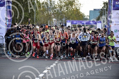 Start of the first Comtrade Serbia Marathon in front of the Stark Arena organized by the Athletic Federation of Serbia under the auspices of the City of Belgrade.Start prvog Comtrade Serbia Marathona ispred Stark arene u organizaciji Atletskog savez