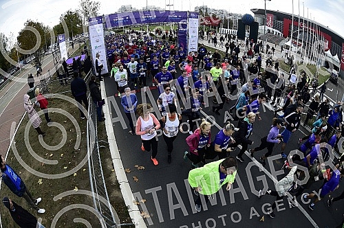 Start of the first Comtrade Serbia Marathon in front of the Stark Arena organized by the Athletic Federation of Serbia under the auspices of the City of Belgrade.Start prvog Comtrade Serbia Marathona ispred Stark arene u organizaciji Atletskog savez