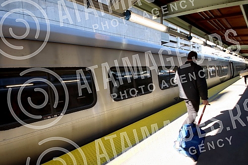 Washington Union Station is the main railroad station, a transportation hub, which opened in 1907, with an annual passenger capacity of just under 5 million, connecting major cities including Baltimore, Philadelphia, New York and Boston.Washington 