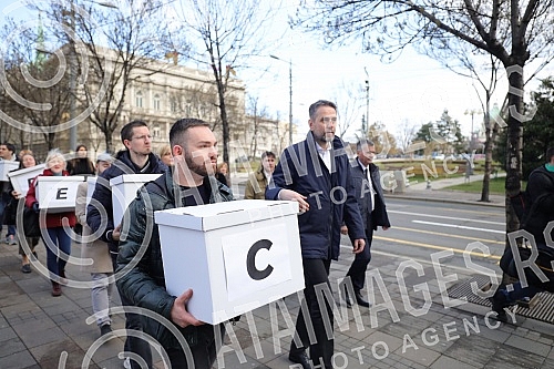 Coalition Sovereignists - Sasa Radulovic, Milan Stamatovic, Jovana Stojkovic submitted the list for the parliamentary elections to the Republic Election Commission.Koalicija Suverenisti - Sasa Radulovic, Milan Stamatovic, Jovana Stojkovic predala j