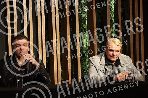 A press conference on the occasion of the Van Gogh group concert in the Kombank Hall was held at the Club Lisbon, and those present were able to see the premiere of the video for the song 