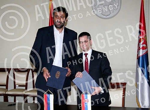 Vuk Jeremic - The Minister of Foreign Affairs of the Republic of Serbia, and Vlade Divac - President of the Olympic Committee of Serbia signed a Memorandum of Understanding.Vuk Jeremic - Ministar spoljnih poslova Republike Srbije i Vlade Divac - pre