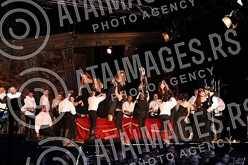 The project Opera on the water on the plateau behind the Geozavod was realized for the fourth time in the capital of Serbia, and the program included an all-evening performance of the opera Rigoletto, in which the main title role was played by the fa