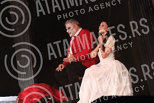 The project Opera on the water on the plateau behind the Geozavod was realized for the fourth time in the capital of Serbia, and the program included an all-evening performance of the opera Rigoletto, in which the main title role was played by the fa