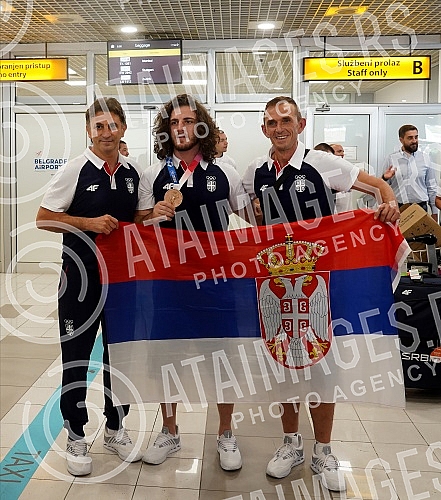 The representative of Serbia in wrestling, Zurab Datunashvili, the winner of the bronze Olympic medal at the Games in Tokyo, arrived in Serbia and on that occasion, a press conference was held at the Nikola Tesla Airport.Reprezentativac Srbije u rv
