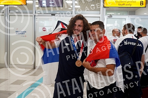 The representative of Serbia in wrestling, Zurab Datunashvili, the winner of the bronze Olympic medal at the Games in Tokyo, arrived in Serbia and on that occasion, a press conference was held at the Nikola Tesla Airport.Reprezentativac Srbije u rv