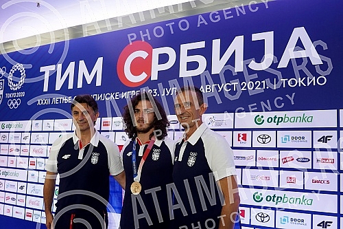 The representative of Serbia in wrestling, Zurab Datunashvili, the winner of the bronze Olympic medal at the Games in Tokyo, arrived in Serbia and on that occasion, a press conference was held at the Nikola Tesla Airport.Reprezentativac Srbije u rv