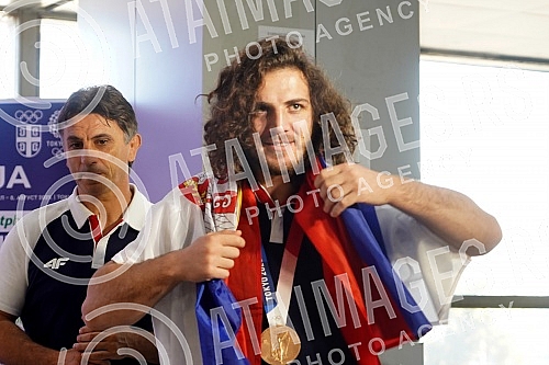 The representative of Serbia in wrestling, Zurab Datunashvili, the winner of the bronze Olympic medal at the Games in Tokyo, arrived in Serbia and on that occasion, a press conference was held at the Nikola Tesla Airport.Reprezentativac Srbije u rv