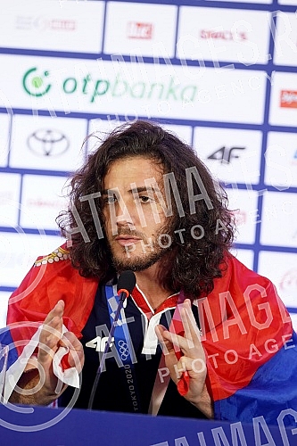 The representative of Serbia in wrestling, Zurab Datunashvili, the winner of the bronze Olympic medal at the Games in Tokyo, arrived in Serbia and on that occasion, a press conference was held at the Nikola Tesla Airport.Reprezentativac Srbije u rv