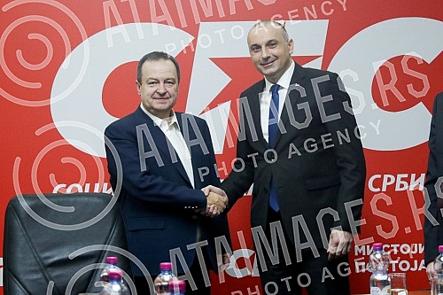 The delegation of the Socialist Party of Serbia led by the President of the Socialist Party of Serbia Ivica Dacic signed an agreement on understanding, exchange of experiences and cooperation with the delegation of the People's Party of Srpska led by