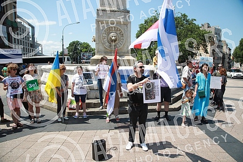 A protest action Russians against the war was held in Terazije - Independence Day from Putinism and the dictatorship of the Kremlin, organized by the anti-war group Russians, Ukrainians, Belarusians and Serbs together against the war.Na Terazijama 