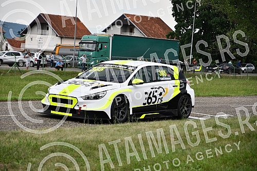 At the Kraljevo autodrome Beranovac, the National Championship in motoring on circular tracks called the Kings' Award 2022 was held.Na kraljevackom autodromu Beranovac odrzan je Nacionalni sampionat u automobilizmu na kruznim stazama pod nazivom Na