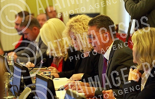 The session of the committee for finance, the republican budget and control over the use of public funds was held in the House of the National Assembly.Sednica odbora za finansije, republicki budzet i kontrolu trosenja javnih sredstava odrzana je u