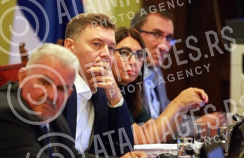 The session of the committee for finance, the republican budget and control over the use of public funds was held in the House of the National Assembly.Sednica odbora za finansije, republicki budzet i kontrolu trosenja javnih sredstava odrzana je u