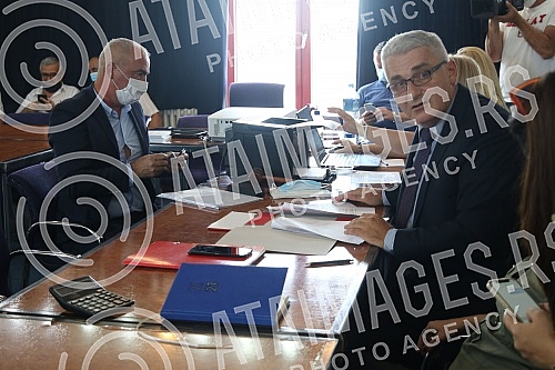 Public opening of bids for the purchase of BIP brewery.Javno otvaranje ponuda za kupovinu pivare BIP.