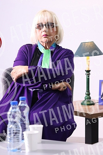 A conversation about the personality and fashion style of the first lady of Yugoslavia, Jovanka Broz, was held at the RTS club.Razgovor o licnosti i modnom stilu prve dame Jugoslavije Jovanki Broz odrzan je  u RTS klubu.