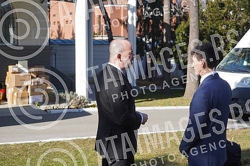 U.S. Embassy officials and the Health Department prepared a donation consisting of drugs and other medical and hygienic devices, canned food and other necessities for Ukrainian citizens, and the donation was handed over to Ukrainian Ambassador to Ser