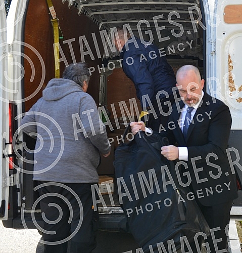 U.S. Embassy officials and the Health Department prepared a donation consisting of drugs and other medical and hygienic devices, canned food and other necessities for Ukrainian citizens, and the donation was handed over to Ukrainian Ambassador to Ser