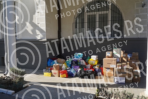 U.S. Embassy officials and the Health Department prepared a donation consisting of drugs and other medical and hygienic devices, canned food and other necessities for Ukrainian citizens, and the donation was handed over to Ukrainian Ambassador to Ser