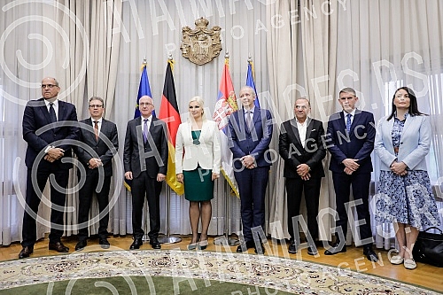 Deputy Prime Minister and Minister of Mining and Energy, Zorana Mihajlovic, signed an agreement on the construction of a new biomass heating plant in Majdanpek.Potpredsednica Vlade i ministarka rudarstva i energetike, Zorana Mihajlovic potpisala je