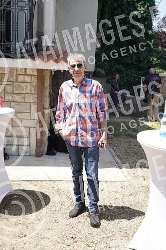 On the occasion of the beginning of the filming of the second season of the series 