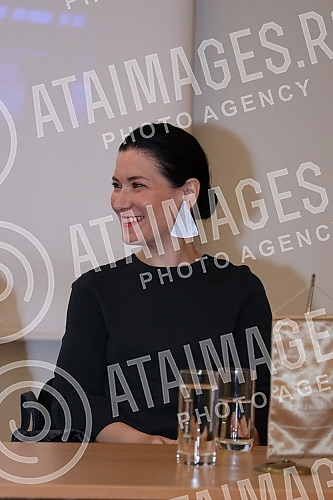 A press conference was organized on behalf of the 100th performance of the musical Poor People on the stage of the Madlenianum at the Belle Etage, the Opera and the Madlenianum Theater in Zemun.U ime 100-tog izvodjenja mjuzikla Jadnici na sceni Mad