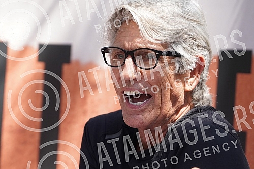 On the occasion of the beginning of the filming of the second season of the series 