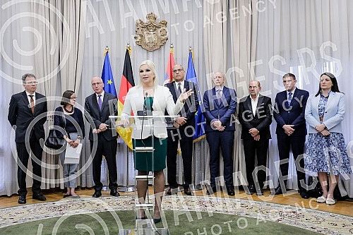 Deputy Prime Minister and Minister of Mining and Energy, Zorana Mihajlovic, signed an agreement on the construction of a new biomass heating plant in Majdanpek.Potpredsednica Vlade i ministarka rudarstva i energetike, Zorana Mihajlovic potpisala je
