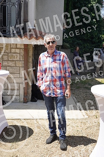 On the occasion of the beginning of the filming of the second season of the series 