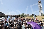 Workers of Kragujevac's Fiat blocked the highway near the Sava Center in Belgrade, as they announced because even after several rounds of negotiations they did not reach a solution with the Government of Serbia and the company on guarantees that ther