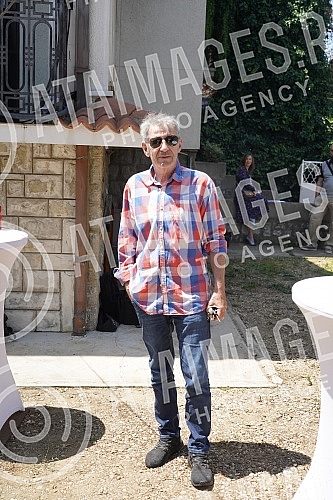 On the occasion of the beginning of the filming of the second season of the series 