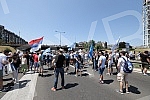 Workers of Kragujevac's Fiat blocked the highway near the Sava Center in Belgrade, as they announced because even after several rounds of negotiations they did not reach a solution with the Government of Serbia and the company on guarantees that ther