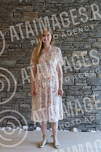 A press conference was organized on behalf of the 100th performance of the musical Poor People on the stage of the Madlenianum at the Belle Etage, the Opera and the Madlenianum Theater in Zemun.U ime 100-tog izvodjenja mjuzikla Jadnici na sceni Mad