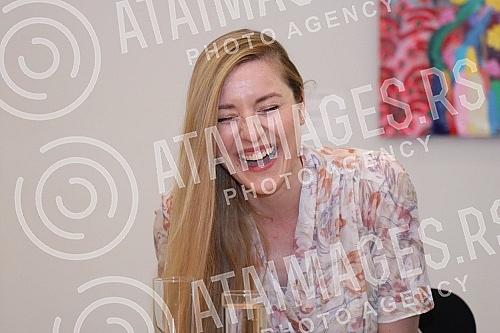 A press conference was organized on behalf of the 100th performance of the musical Poor People on the stage of the Madlenianum at the Belle Etage, the Opera and the Madlenianum Theater in Zemun.U ime 100-tog izvodjenja mjuzikla Jadnici na sceni Mad