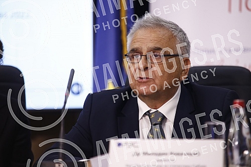 A press conference was held at the Republic Institute of Statistics on the occasion of the upcoming population census.U Republickom zavodu za statistiku odrzana je konferencija za novinare povodom predstojeceg popisa stanovnistva. 